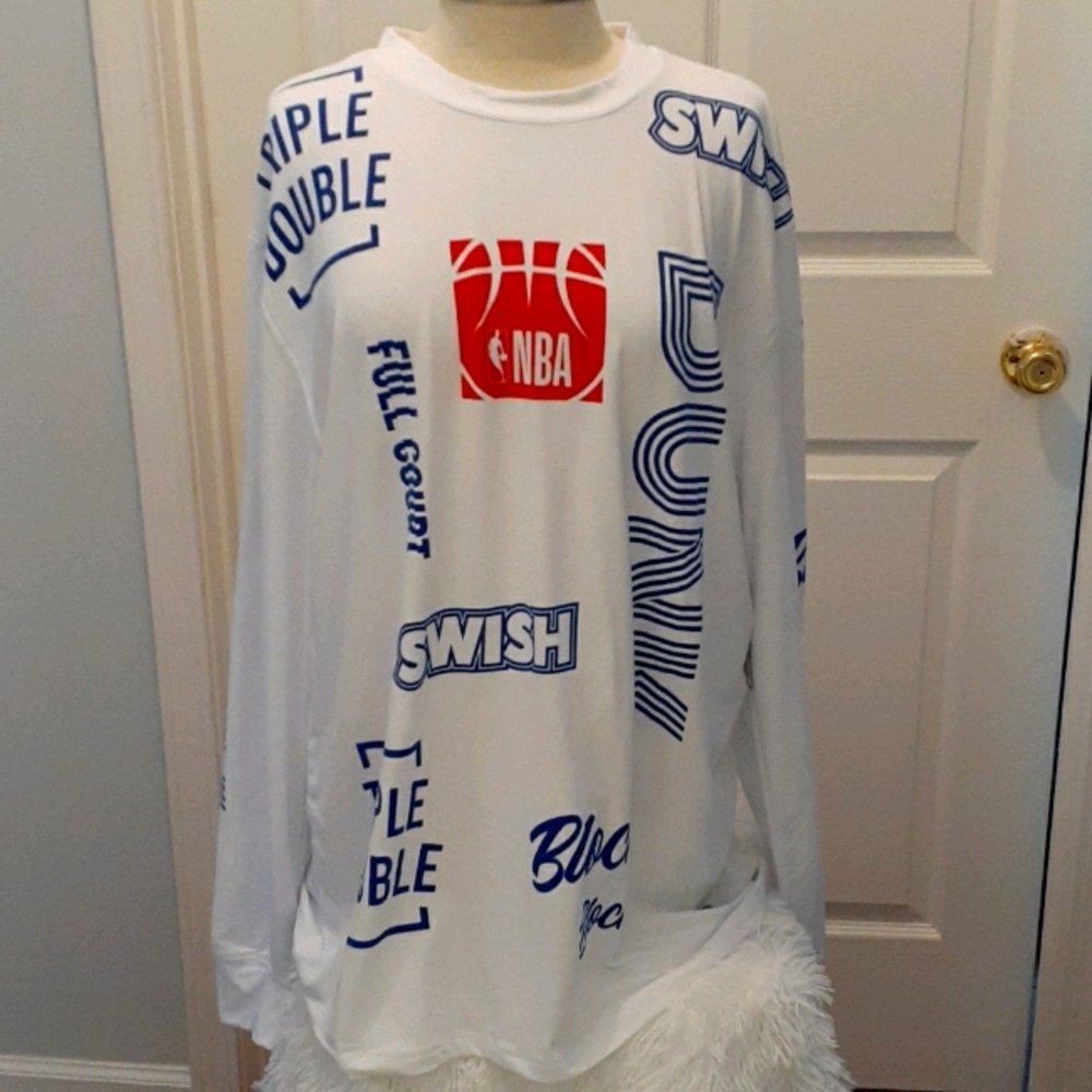 NWT mens NBA shirt